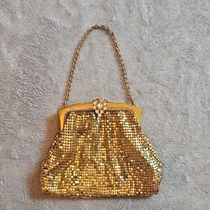 Vintage Whiting &Davis Gold Tone Mesh Bag